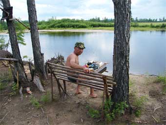 лавочка с видом на природу